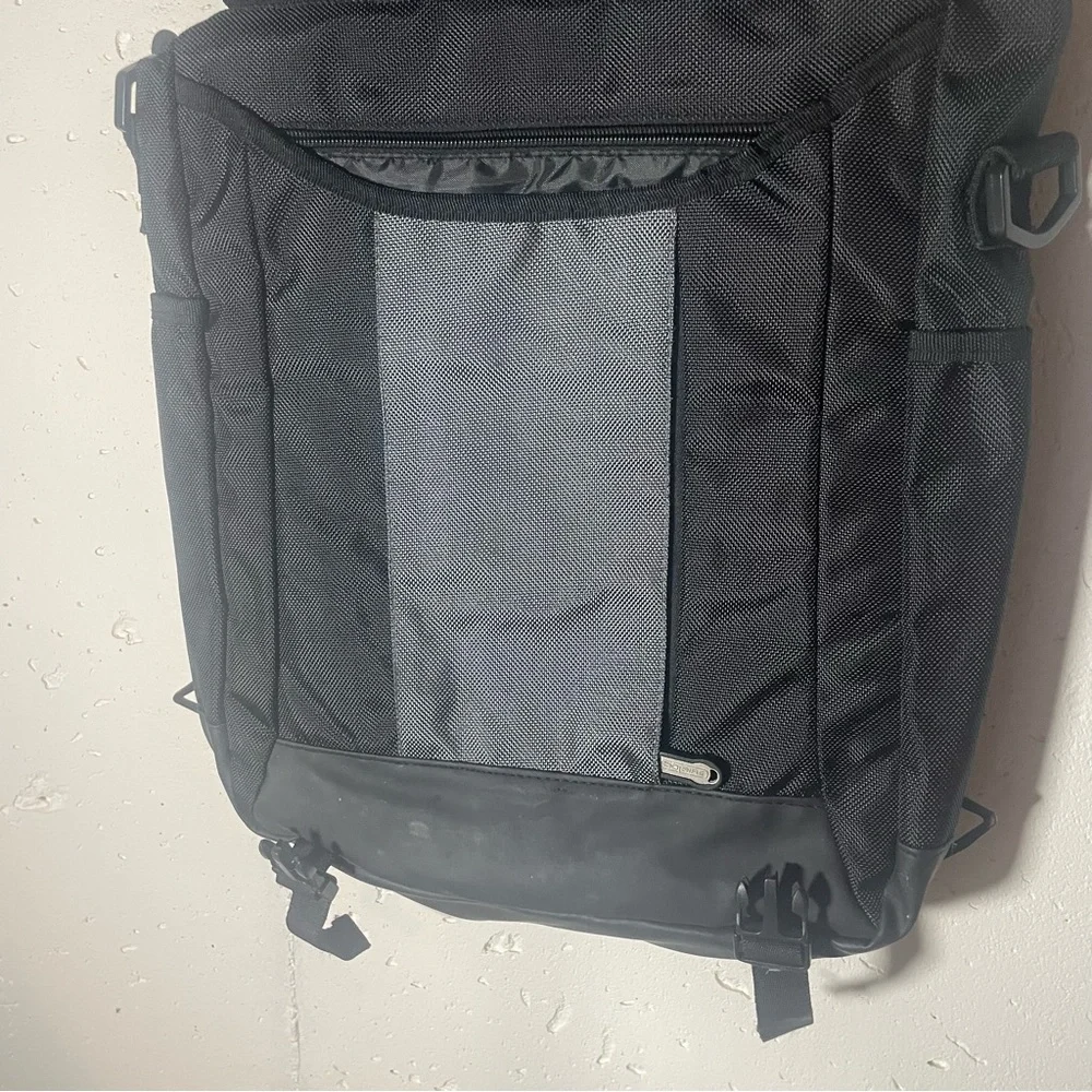 Solaire laptop backpack